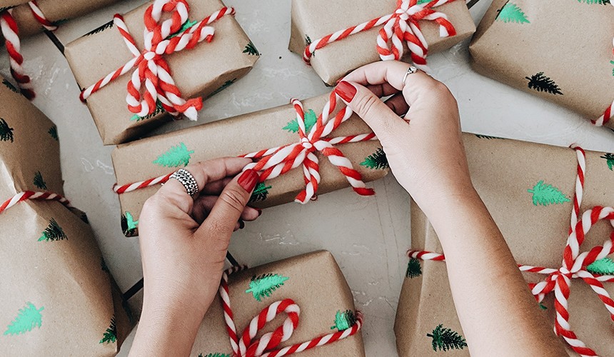 Eco Friendly Christmas Gift Wrap Inspiration