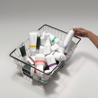 <span style="color:#000; font-family: 'Rutan DemiBold';">CHECK-OUT</span>